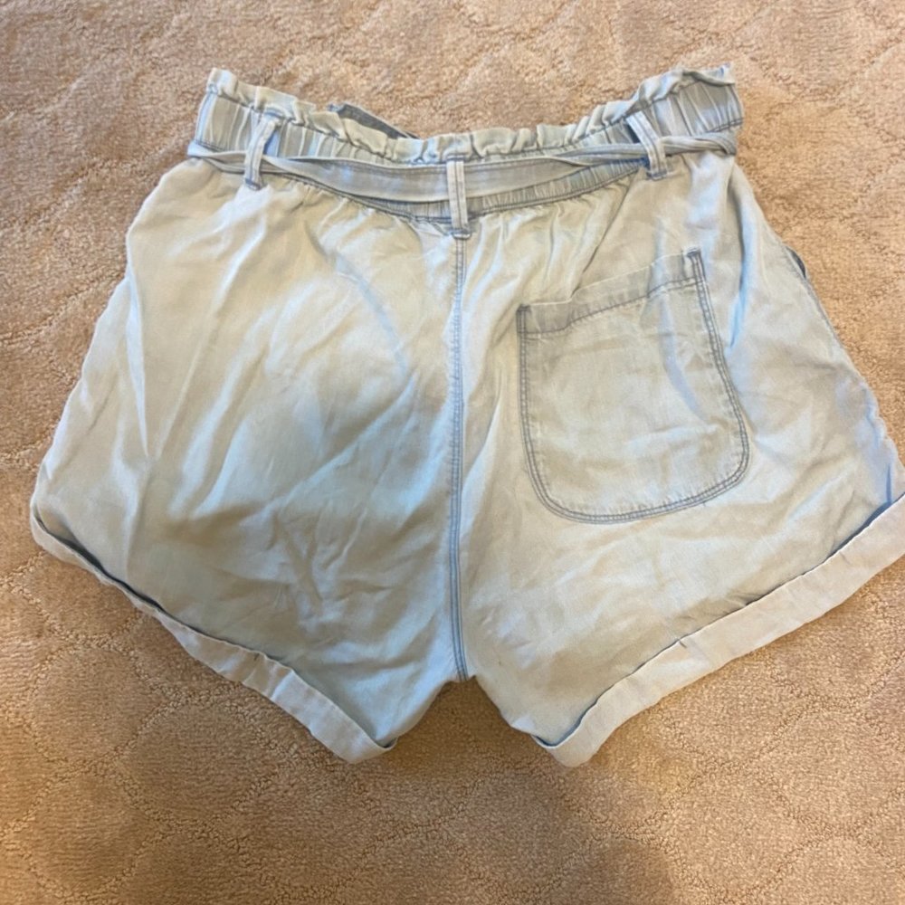 LINEN SHORTS - Picture 2 of 2